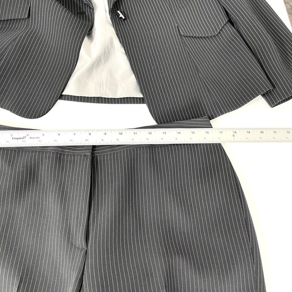 Tahari ASL 2PC Pant Suit Petite Womens Size 12P Black Pinstripe Blazer Buttons. - Picture 10 of 12